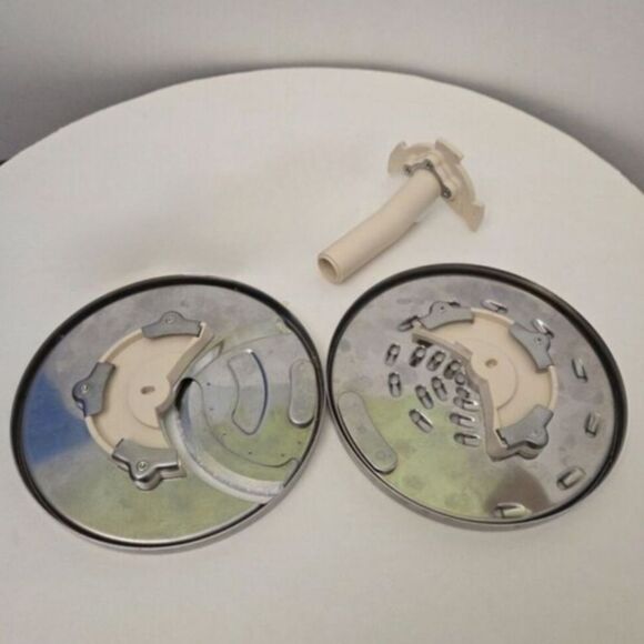 CUISINART 2 Discs and Stem - DLC-837TX Grating DLC-844TX 4MM Slicing DLC-10 Stem - Picture 7 of 7